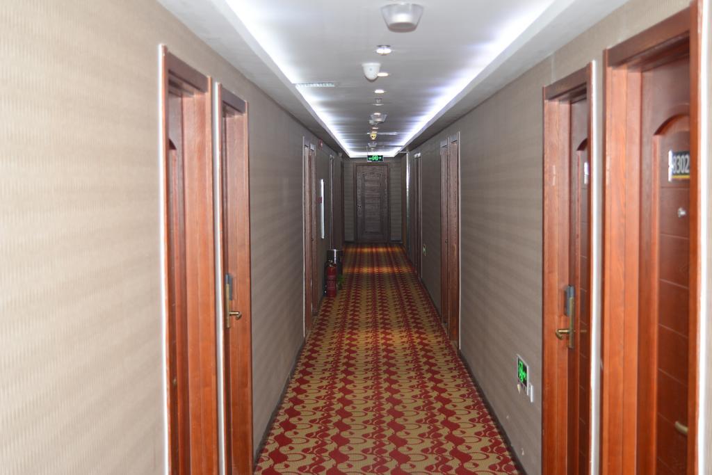 Super 8 Beijing Daxing Huangcun Hotel Bagian luar foto