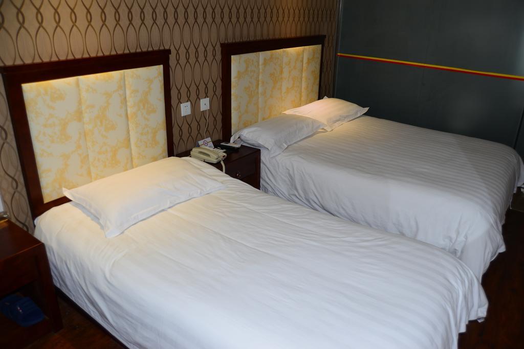 Super 8 Beijing Daxing Huangcun Hotel Bagian luar foto